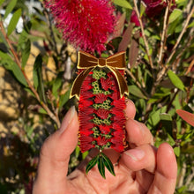 Load image into Gallery viewer, Nature&#39;s Gift brooch
