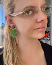Load image into Gallery viewer, Monstera earrings