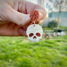 Load image into Gallery viewer, Pearly Skull Earrings
