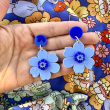 Load image into Gallery viewer, Vintage Flower Earrings - Blue