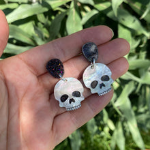 Load image into Gallery viewer, Pearly Skull Earrings - Black