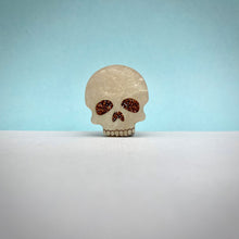 Load image into Gallery viewer, Pearly Skull Mini Brooch