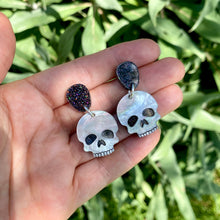 Load image into Gallery viewer, Pearly Skull Earrings - Black