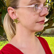 Load image into Gallery viewer, Starfish Statement studs - Gold Mirror
