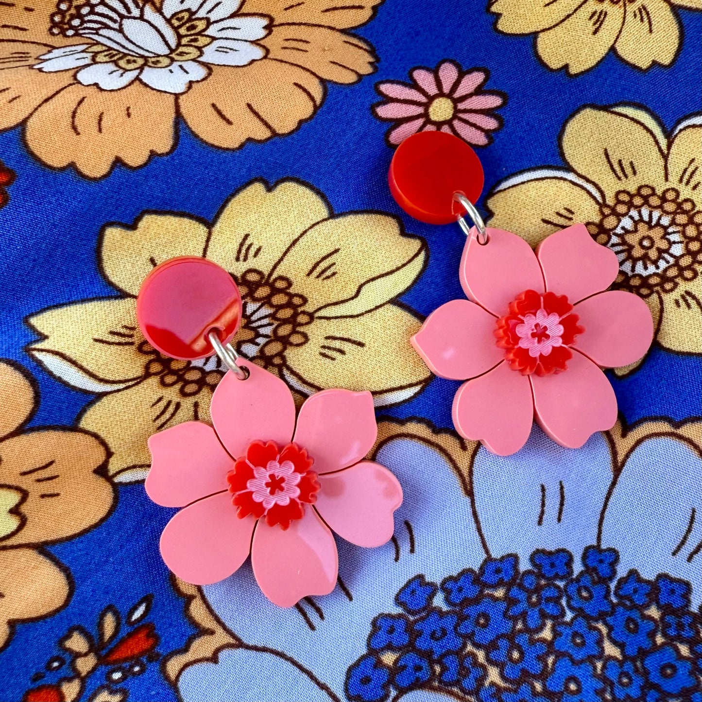 Vintage Flower Earrings - Red