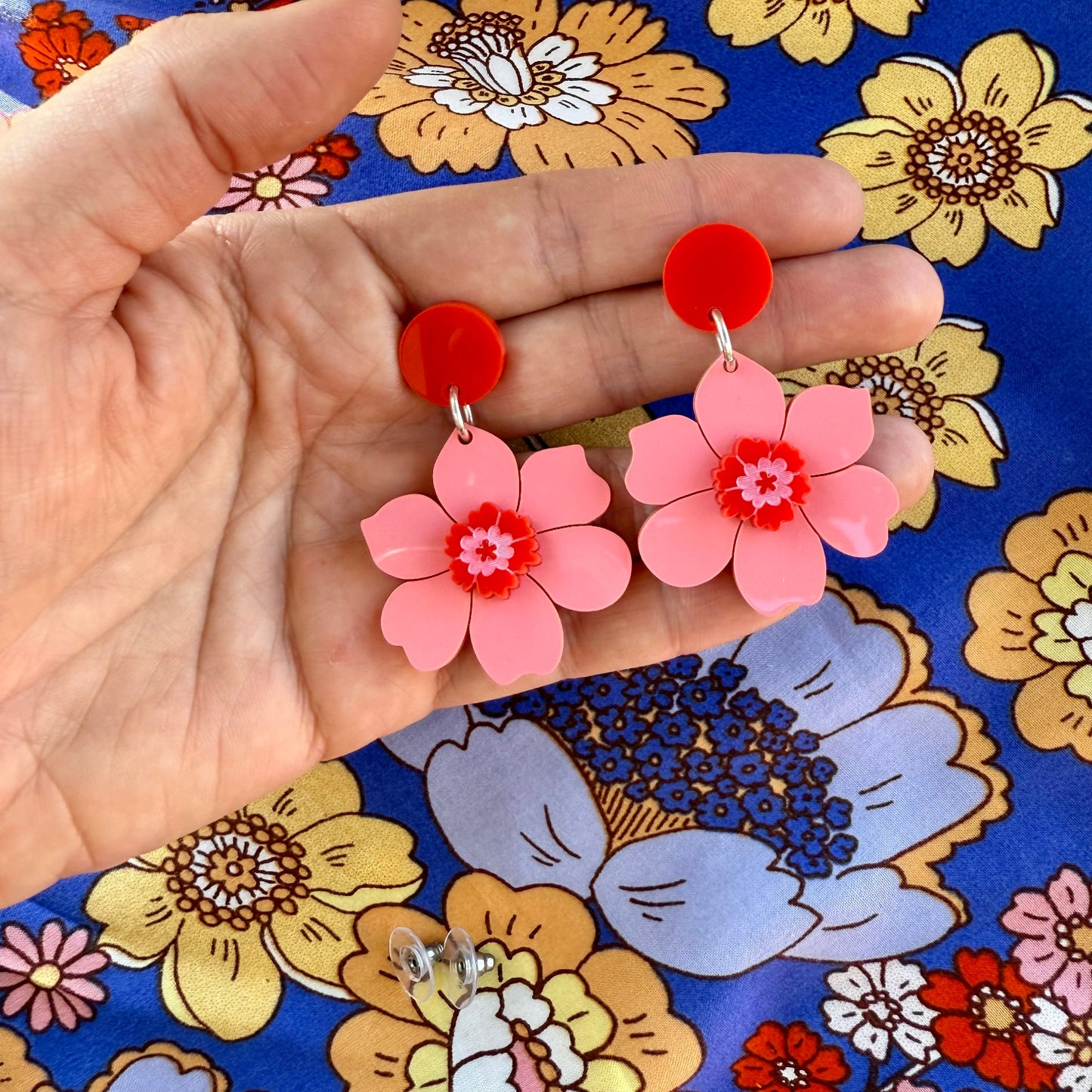 Vintage Flower Earrings - Red