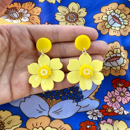 Vintage Flower Earrings - Yellow