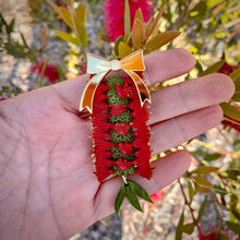 Load image into Gallery viewer, Nature&#39;s Gift brooch
