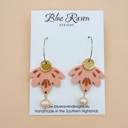 Lotus Pearl Earrings - Apricot (large)