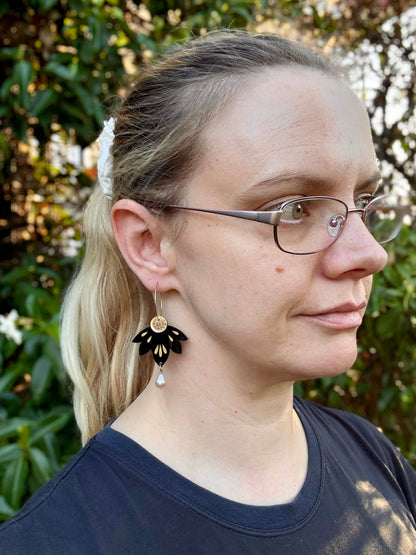 Lotus Pearl Earrings - Apricot (large)