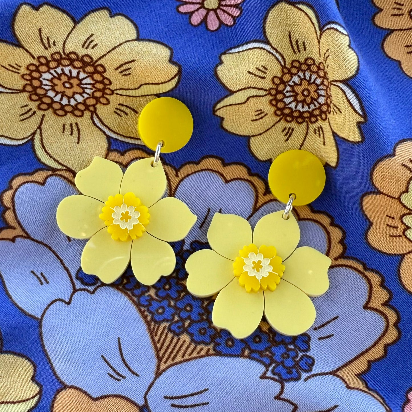 Vintage Flower Earrings - Yellow