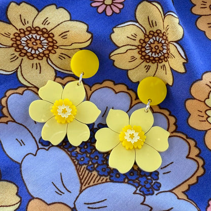 Vintage Flower Earrings - Yellow