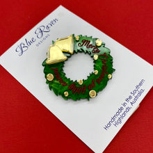 Load image into Gallery viewer, Christmas Wreath brooch
