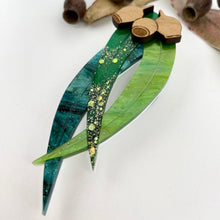 Load image into Gallery viewer, Gum Leaves brooch - Green
