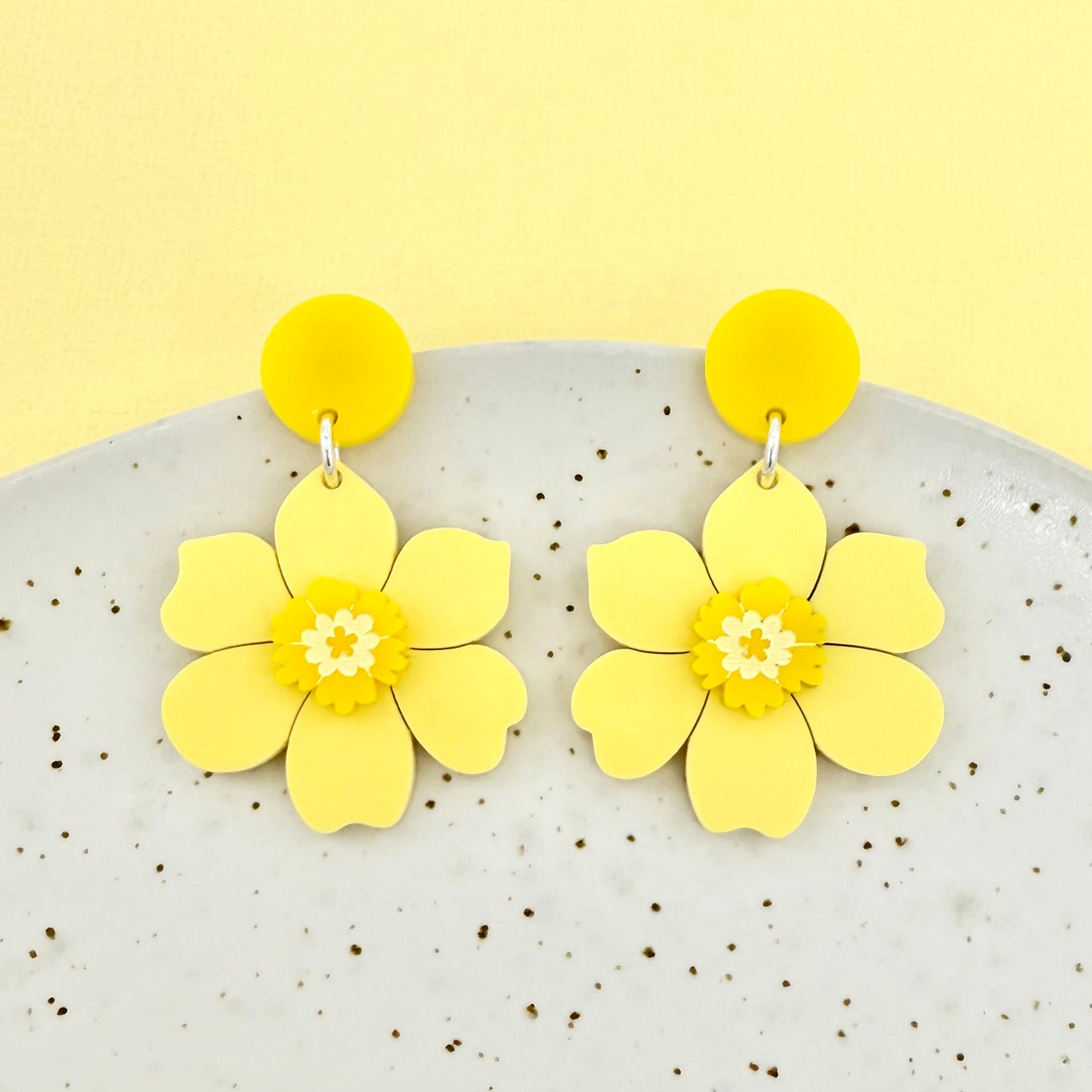 Vintage Flower Earrings - Yellow