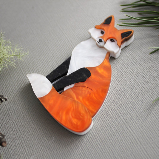 Preorder Clara the Cunning Fox Brooch