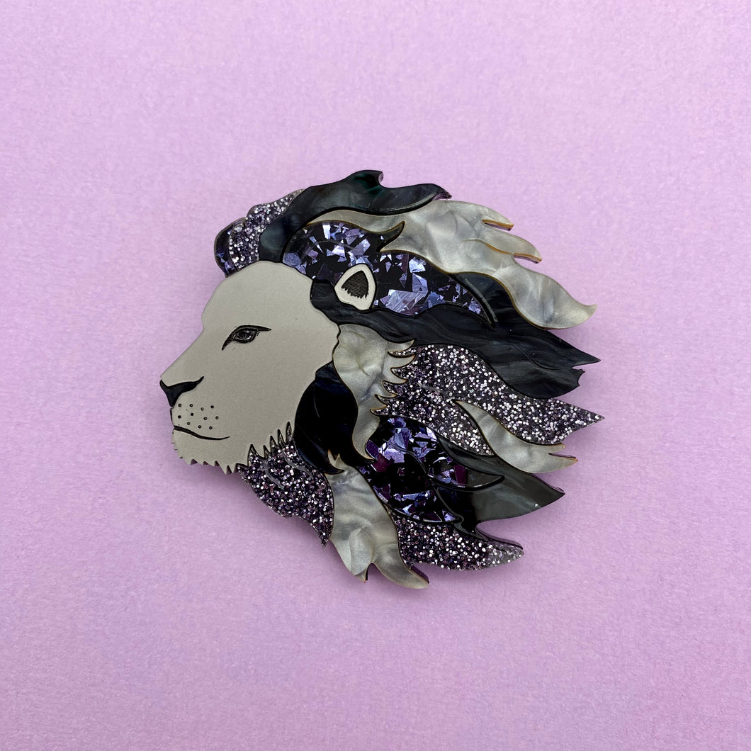 Cecil the Lion brooch - Monochrome