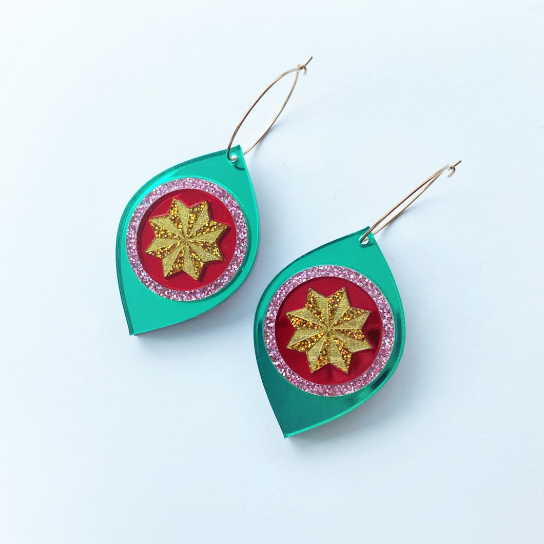 Kitschy Christmas Bauble earrings - Green