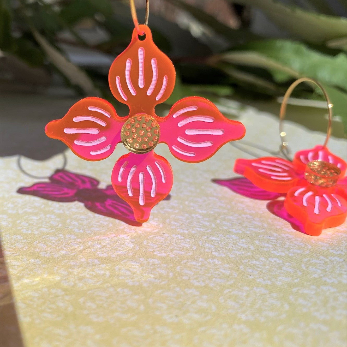 Flower Hoop earrings - Neon Pink