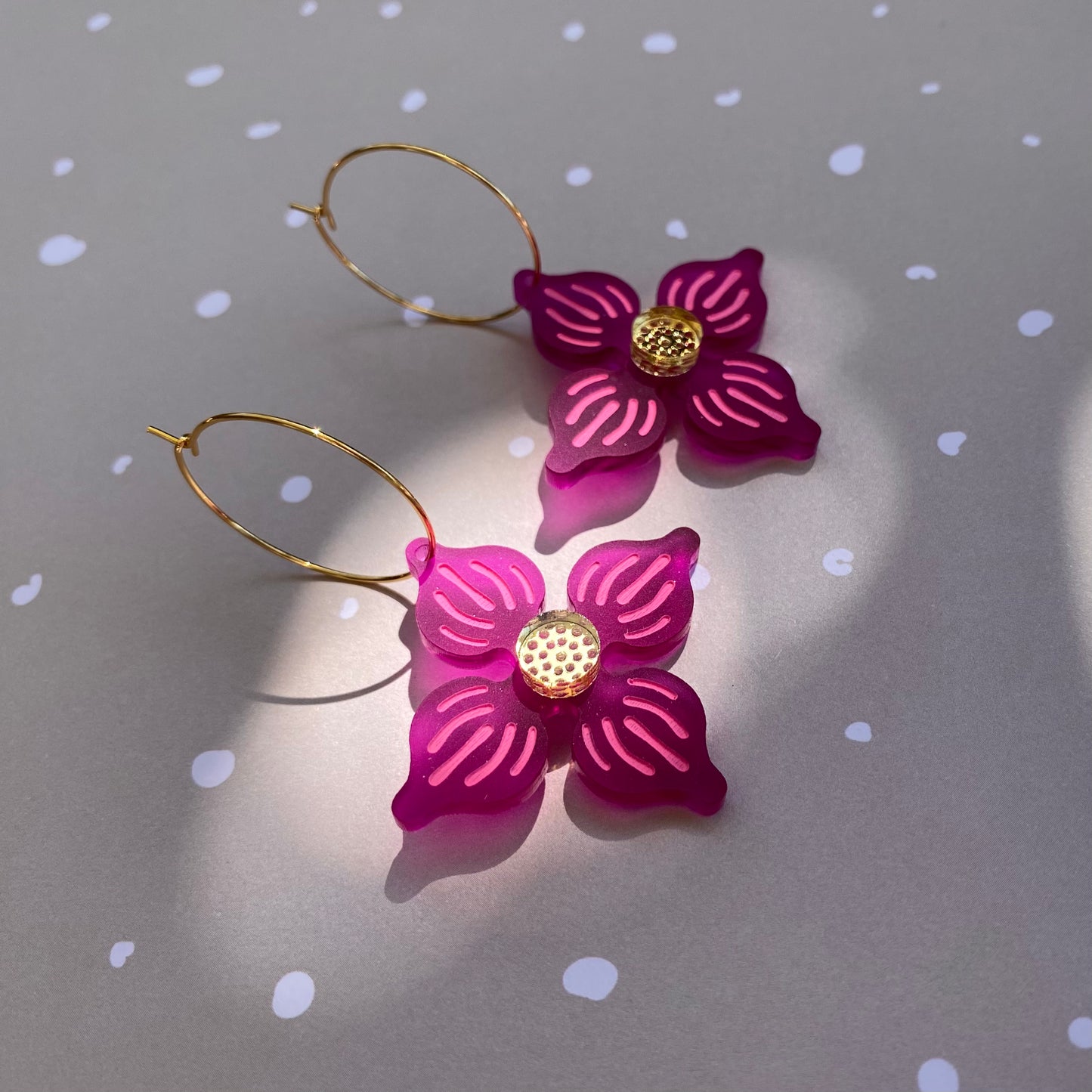 Flower Hoop earrings - Magenta