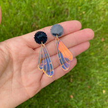 Load image into Gallery viewer, Bee Wing earrings
