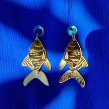 Load image into Gallery viewer, Medium Goldfish earrings - Gold Mirror
