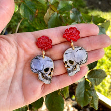 Load image into Gallery viewer, Skull &amp; Rose earrings
